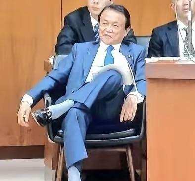 日本真正的豪门麻生太郎家族！明治维新时，日本正从封建社会转型工业化，曾祖父麻生