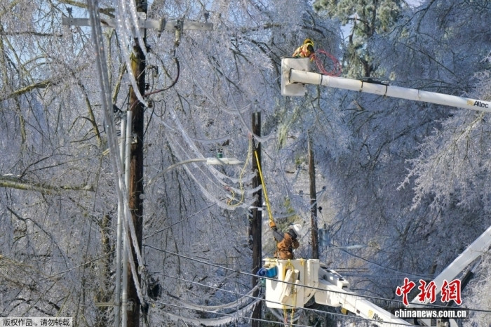 美媒：美国冬季风暴致超百人遇难 严寒天气持续威胁
