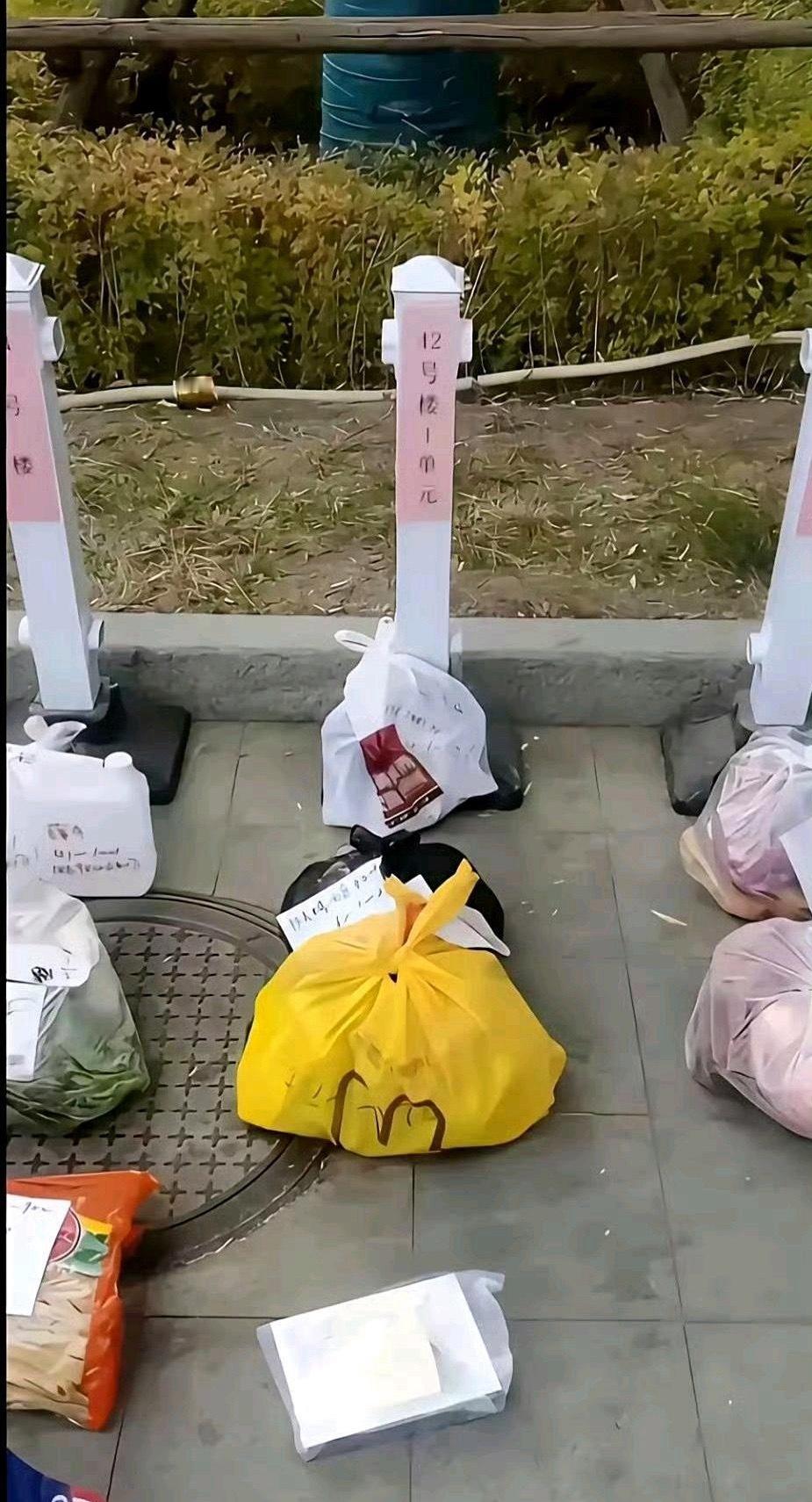 学到了！不让外卖进的小区就这样做