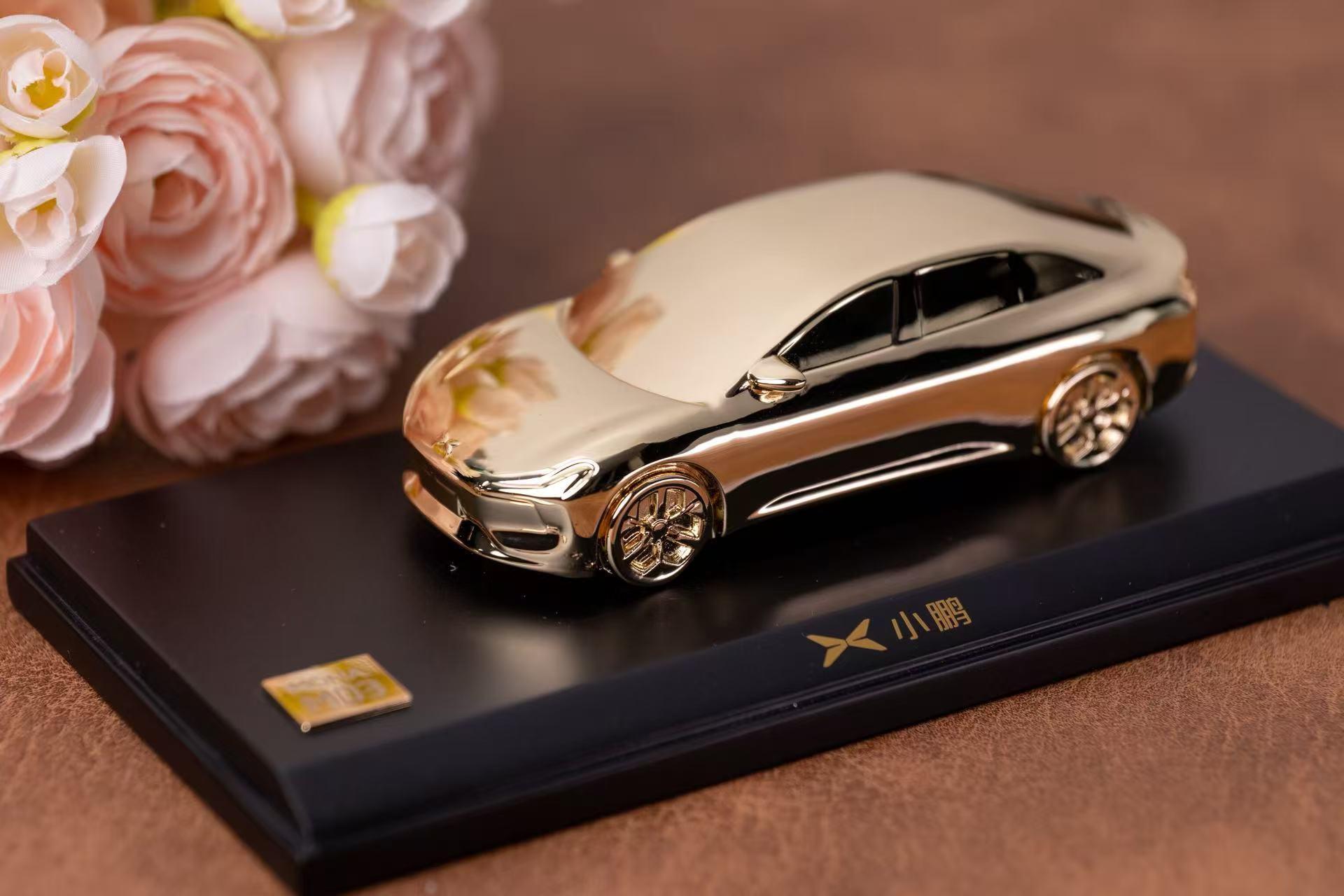 小鹏MONA金色车模到了，这车确实配享太庙。时至今日小鹏MONAM03交付超2