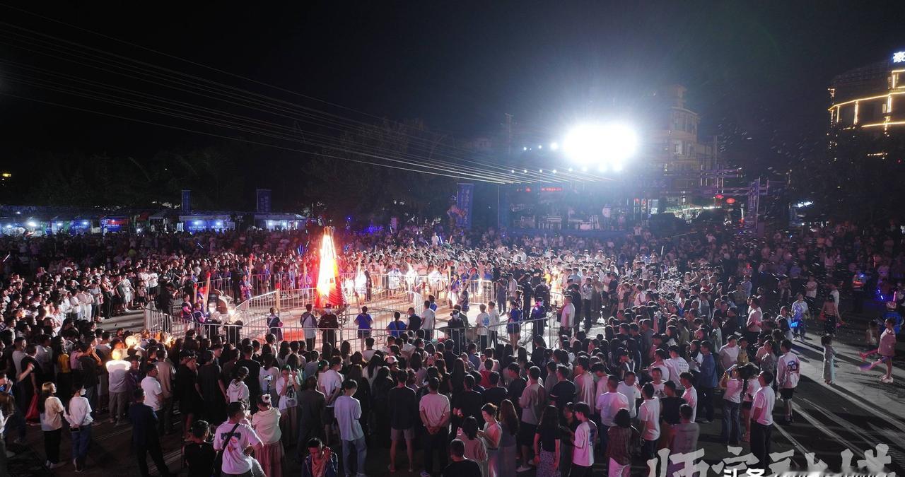 我真没想到，一个藏在山沟沟里的乡镇，能把“三月三”玩成这样。4月17到19号