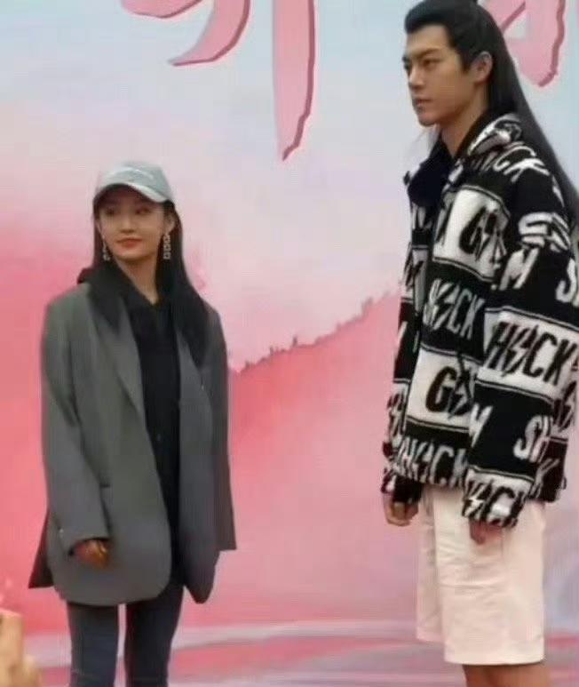 网友说男女主身高差越大，生孩子会越痛！