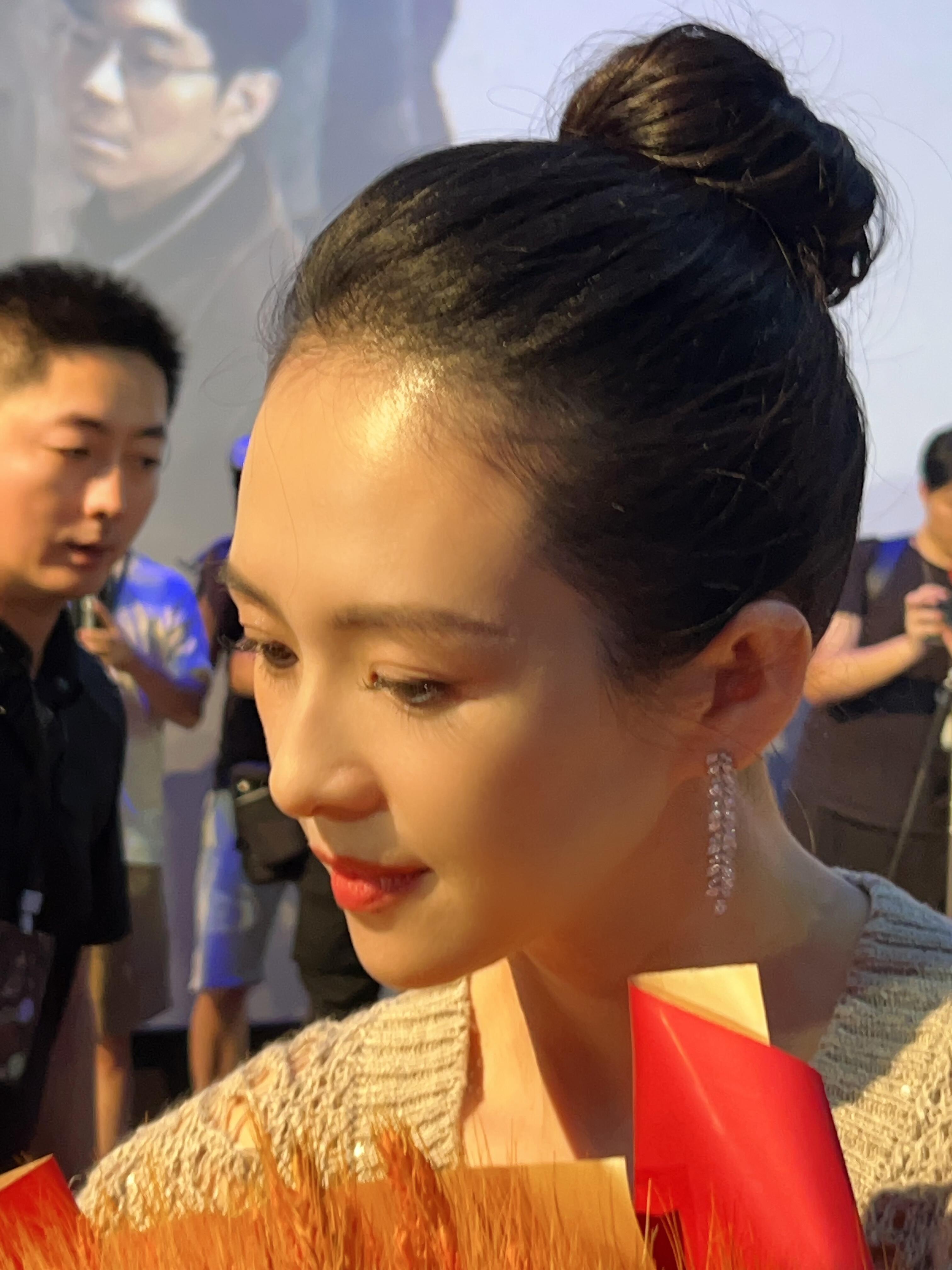 感受一下章子怡的超绝骨像​​​