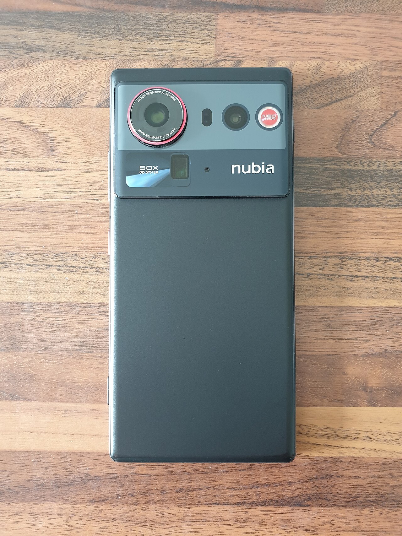刷到努比亚NaviXUltra入网的料，中兴和字节跳动联合搞的AI智能