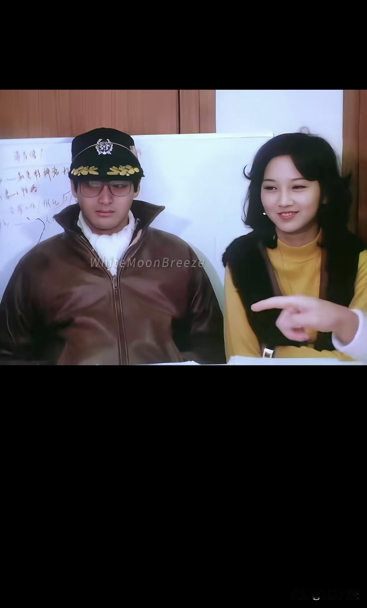 永远的经典，难忘的流金岁月。这是当年《上海滩》电视剧拍摄现场，演员们都在讨论剧