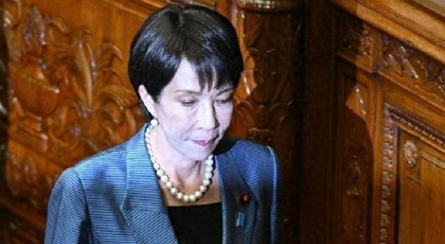 有人问：“收拾日本，中国在等什么？面对日本的嚣张，中国为什么不立刻收拾日本？”中