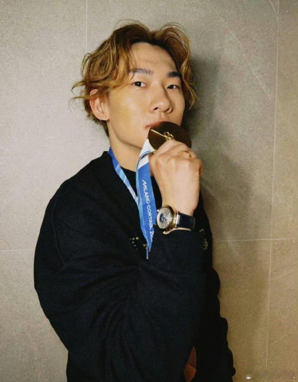 【苏翊鸣带着1金1铜走来了】米兰冬奥会单板滑雪项目收官，中国选手斩获1金1铜，苏