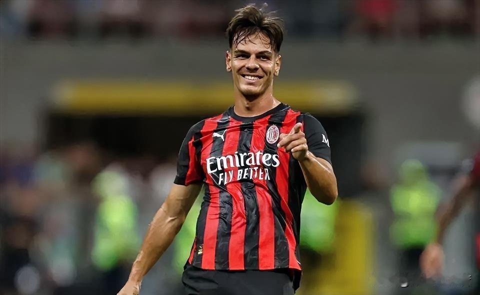 加沙里！意大利多位评论员观点米兰中场球员里奇与加沙里明显不符合米兰的节奏。我不清