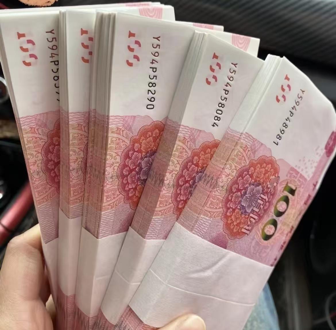 你见过贷款存钱的吗？今天，小李说他贷款了5万元，然后转身就拿着这5万去银行存了