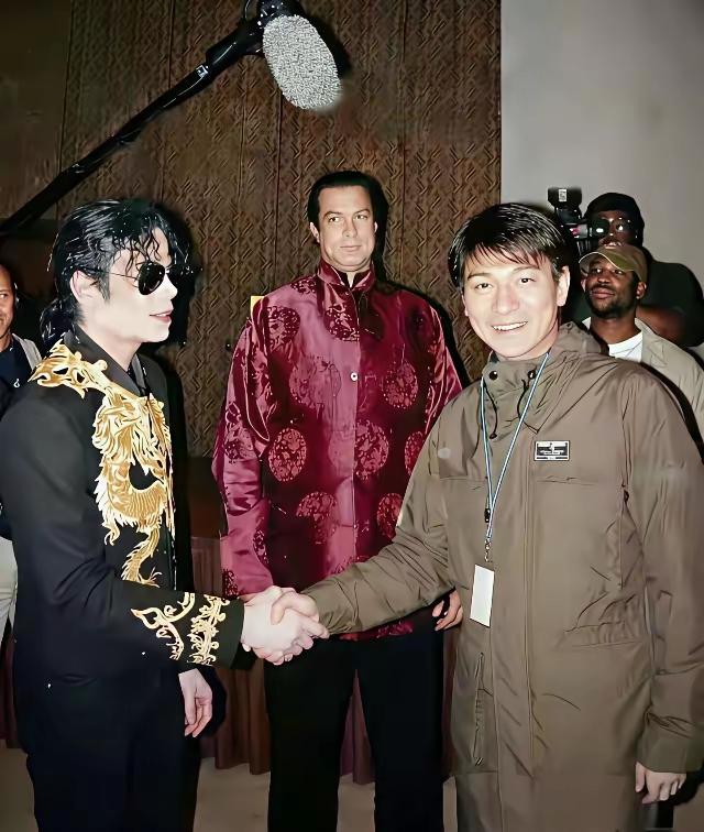 大家猜猜这是哪一年？在什么地方？