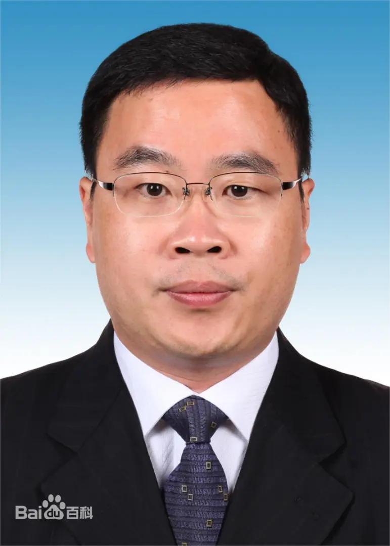 这是一只真正的大老虎，查处的意义非常大。一是他是副部级干部级别较高，二是他在上海