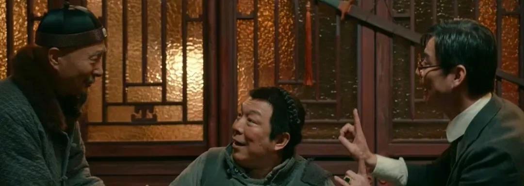 陈佩斯自导自演的电影《戏台》再次发布预告片，我感觉这片子应该是暑期档最被低估的。