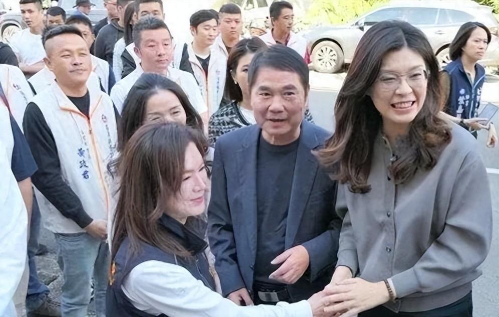 郑丽文又添强援！卢秀燕最近改了口风。江启臣不容乐观！卢秀燕最近表态。说