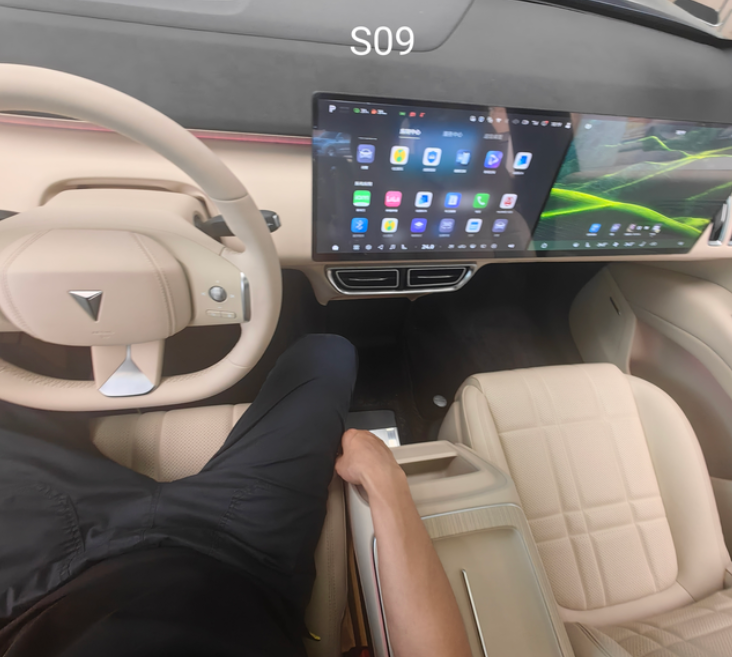 领克900可炫耀、深蓝S09偏实用两车都试了，感觉领克有点心机，硬件还行，动