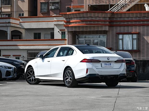 2026款宝马5系/i5及马年特别版将重磅上市，iX3长轴距版下半年登场