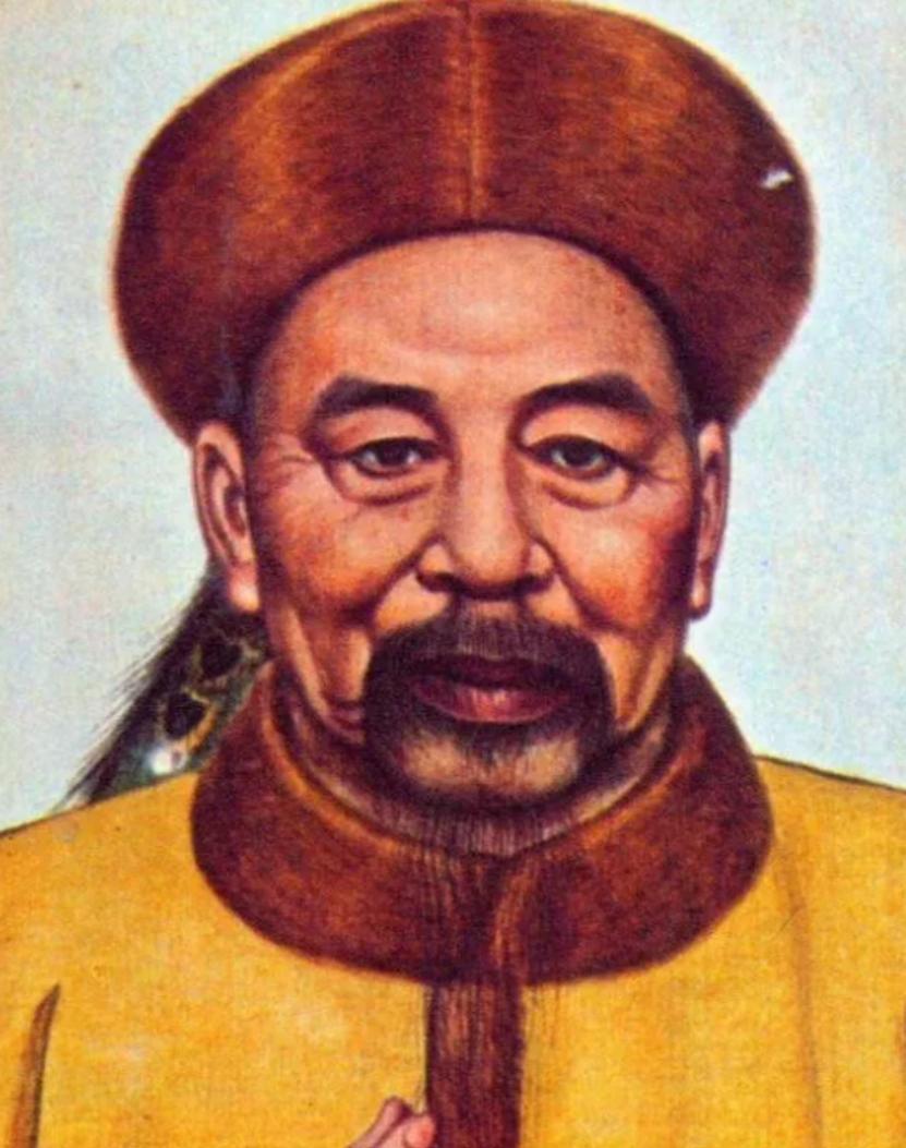 1872年，曾国藩病逝，曾家陷入悲痛之中。灵堂刚搭起，管家李四爷就捧着副挽联