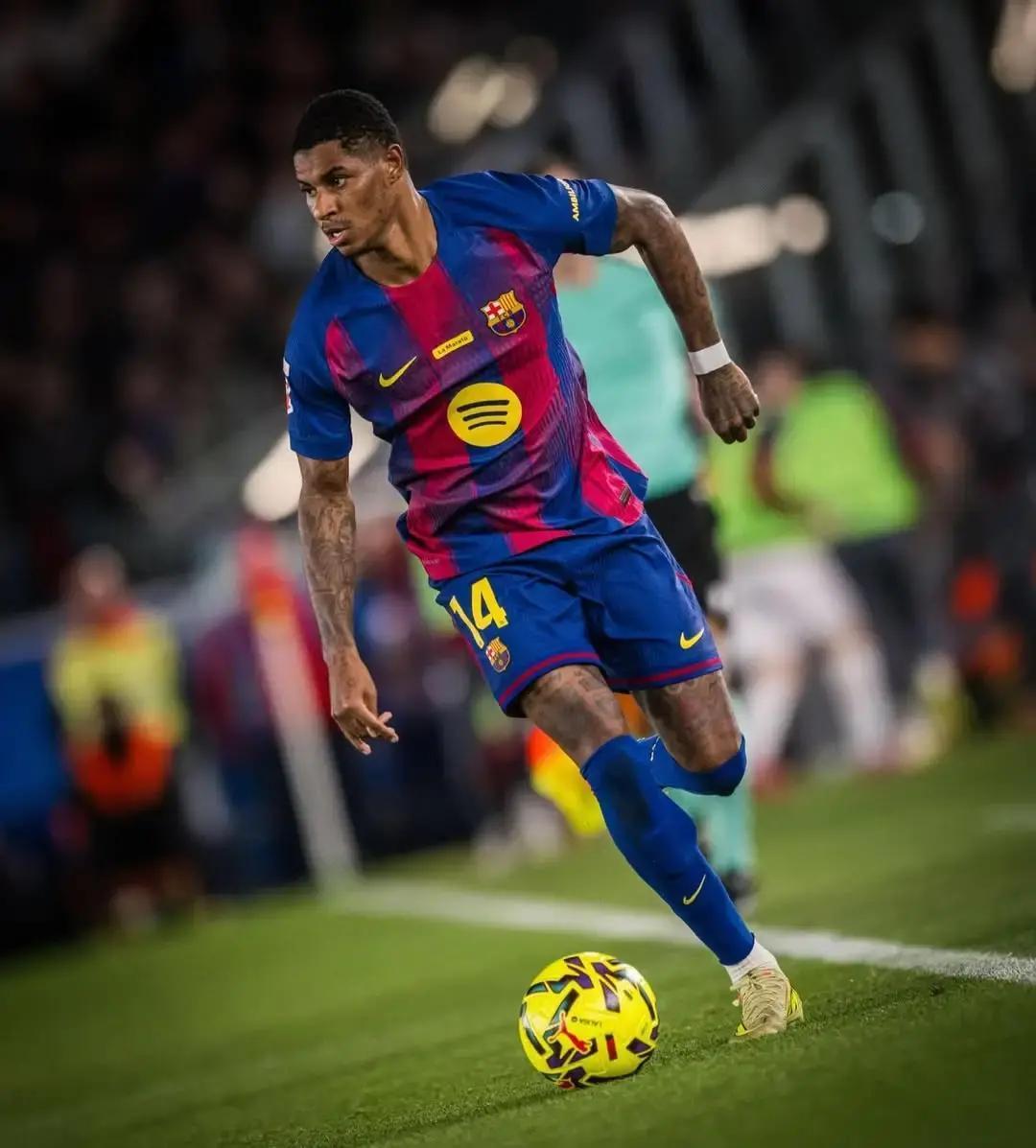 拉什福德这哥们儿现在真有点儿悬！从曼联老家彻底闹掰后，先被租到维拉，又在2025