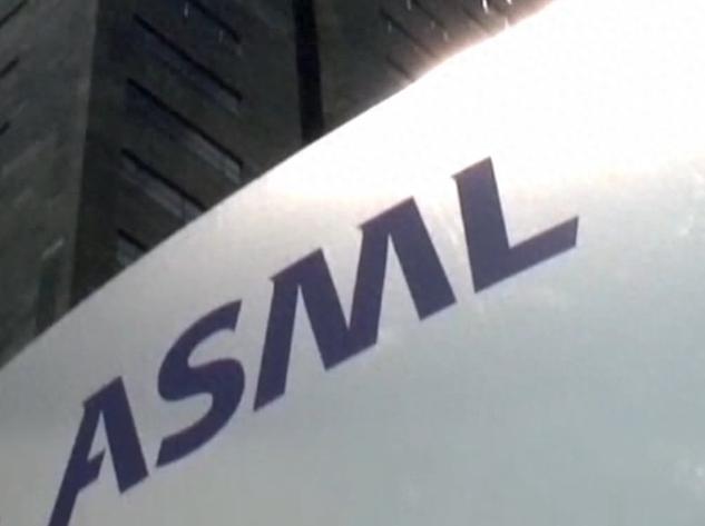 就在昨天，荷兰光刻机巨头阿斯麦突然放出一个重磅炸弹，直接让全网炸锅，CEO克里斯
