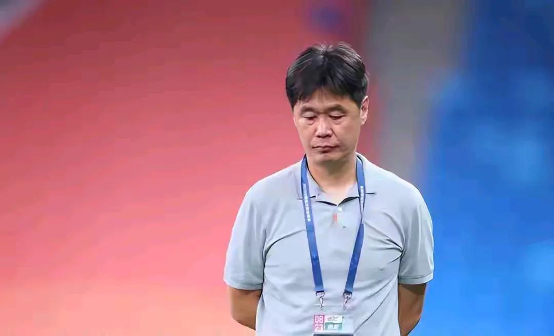 对于急需分数保级的青岛海牛，三分变成了一分，无论如何是不能接受的。赛后主教练李霄