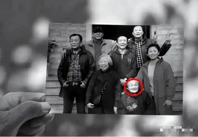 🌞1966年，一对干部夫妻被带走，临走前他俩将保险箱的钥匙塞到了47岁保姆