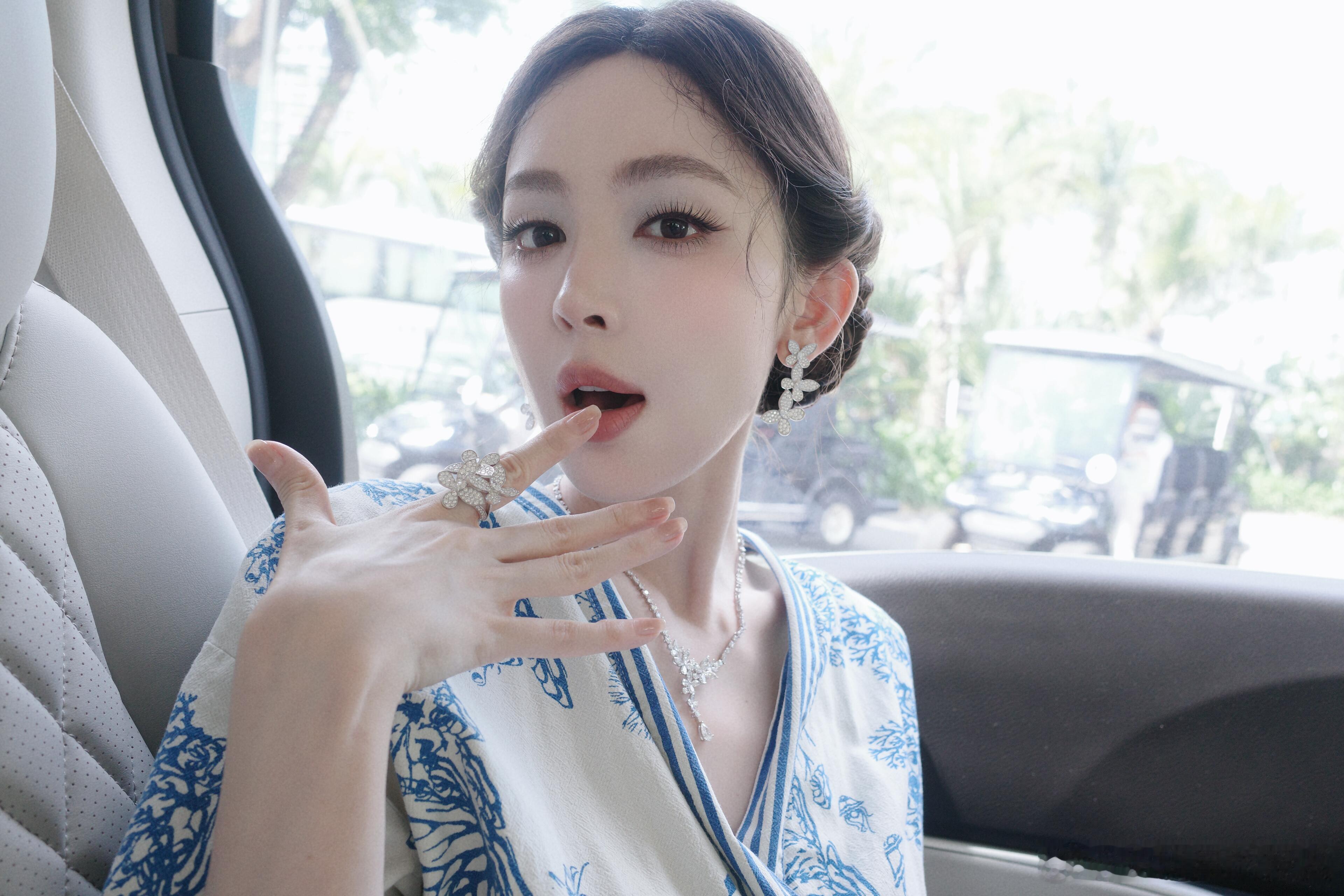 林允这张脸太顶了