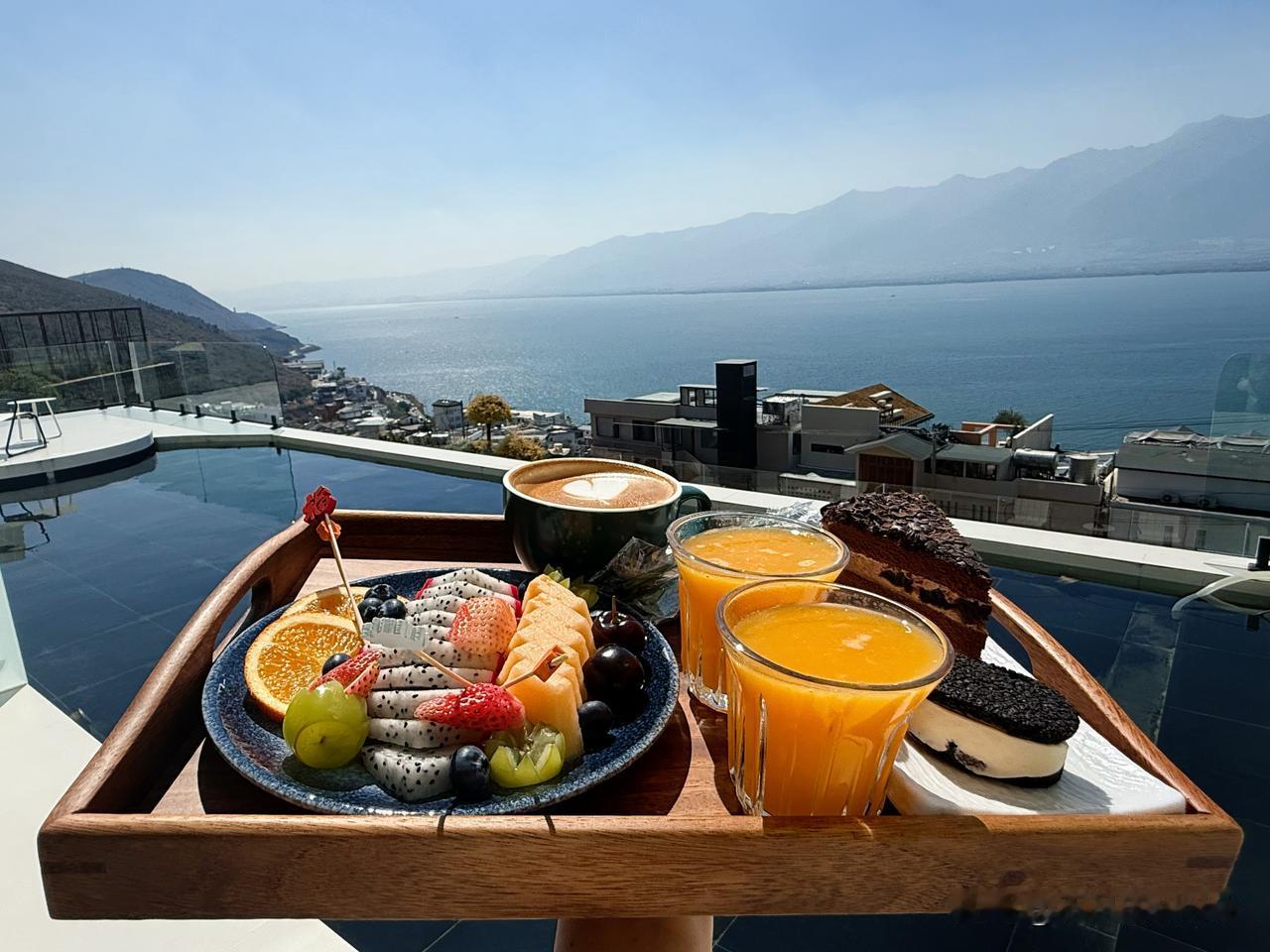 2月16日，苏醒更新旅行动态，并配文“咱就说，有没有点儿网红的味道了”。醒哥