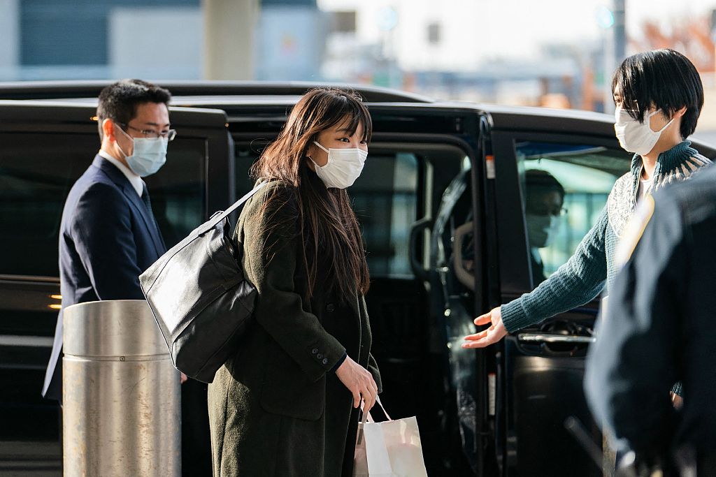 真子同丈夫小室圭抵达纽约 准备在美国定居_zzd_学生时代