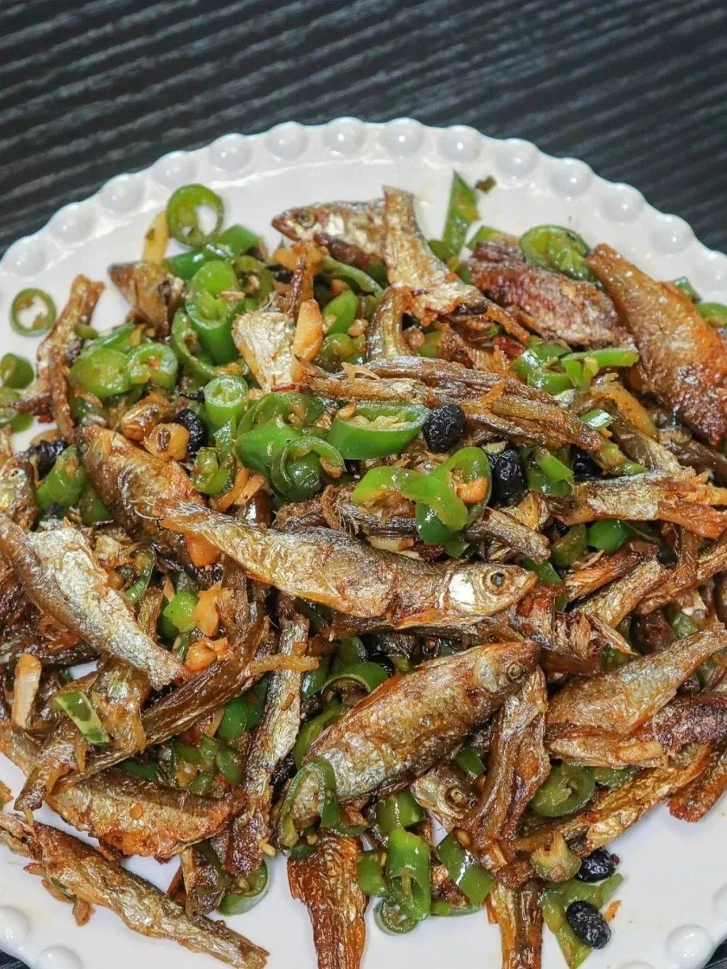 湖南火焙鱼｜地道湘味下饭菜美食攻略！🌶️什么是火焙鱼选用小河小鱼，文火慢慢