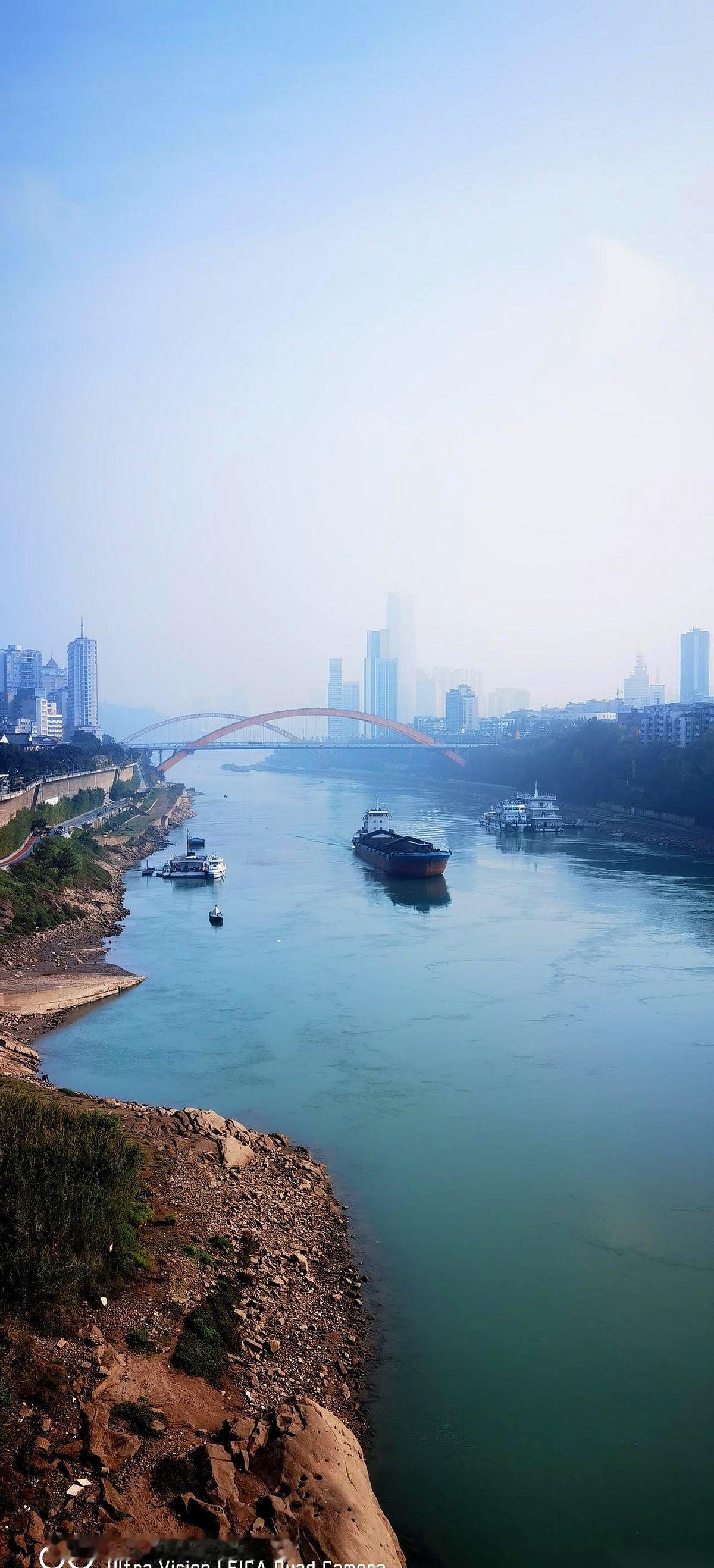 讲真，别跟我说重庆、泸州怎么怎么样。那不一样。那是长江路过他们，给他们面子。