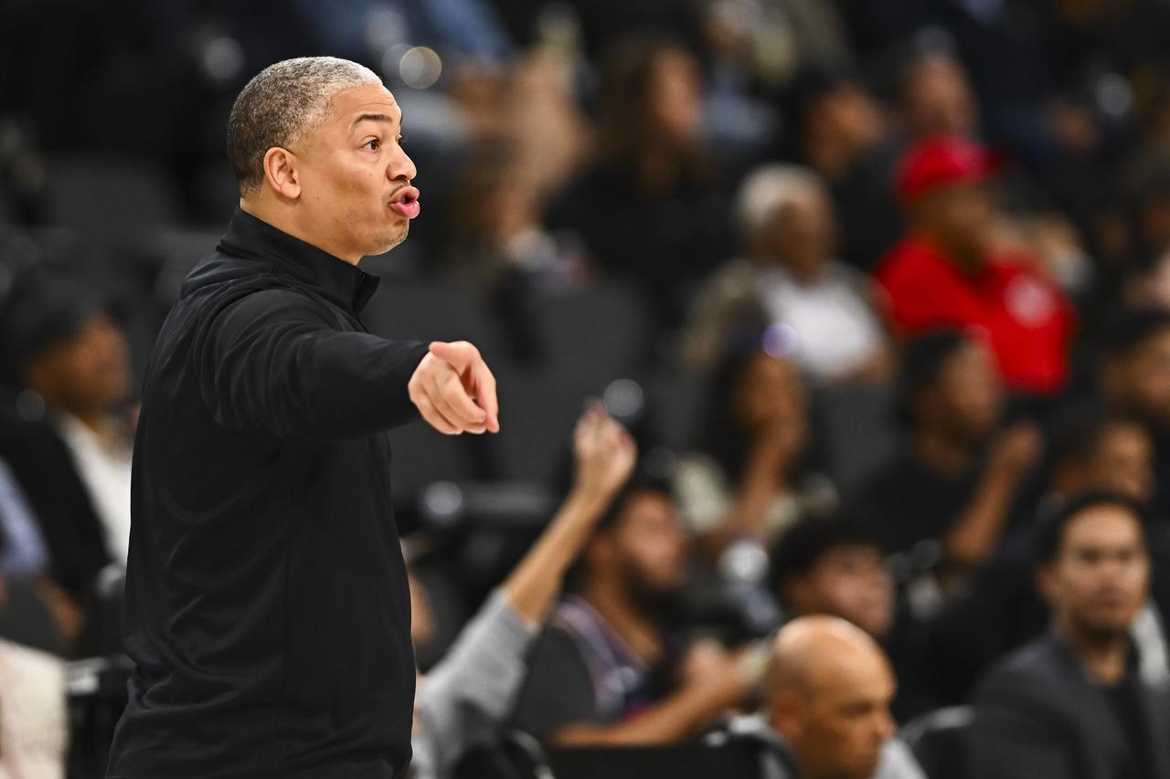 卢指导赛后破例讲话，内容只有两个字！谁能想到，快船更衣室赛后最常见的“Let