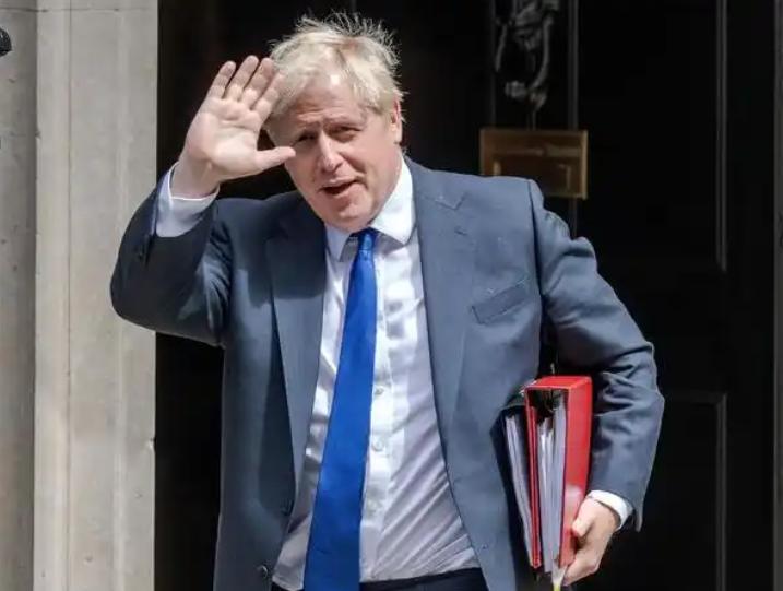 英国地方选举爆出史诗级反转，工党狂丢260席、保守党惨失180席，而改革党暴增4