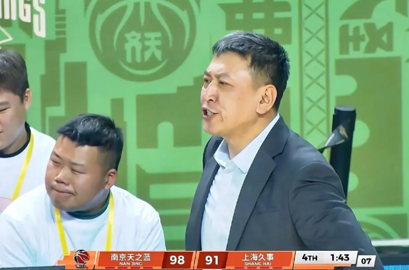 现在还有人说当年王世龙是摘的刘维伟的桃子吗？遥想当年王世龙在浙江拿到最佳主教练