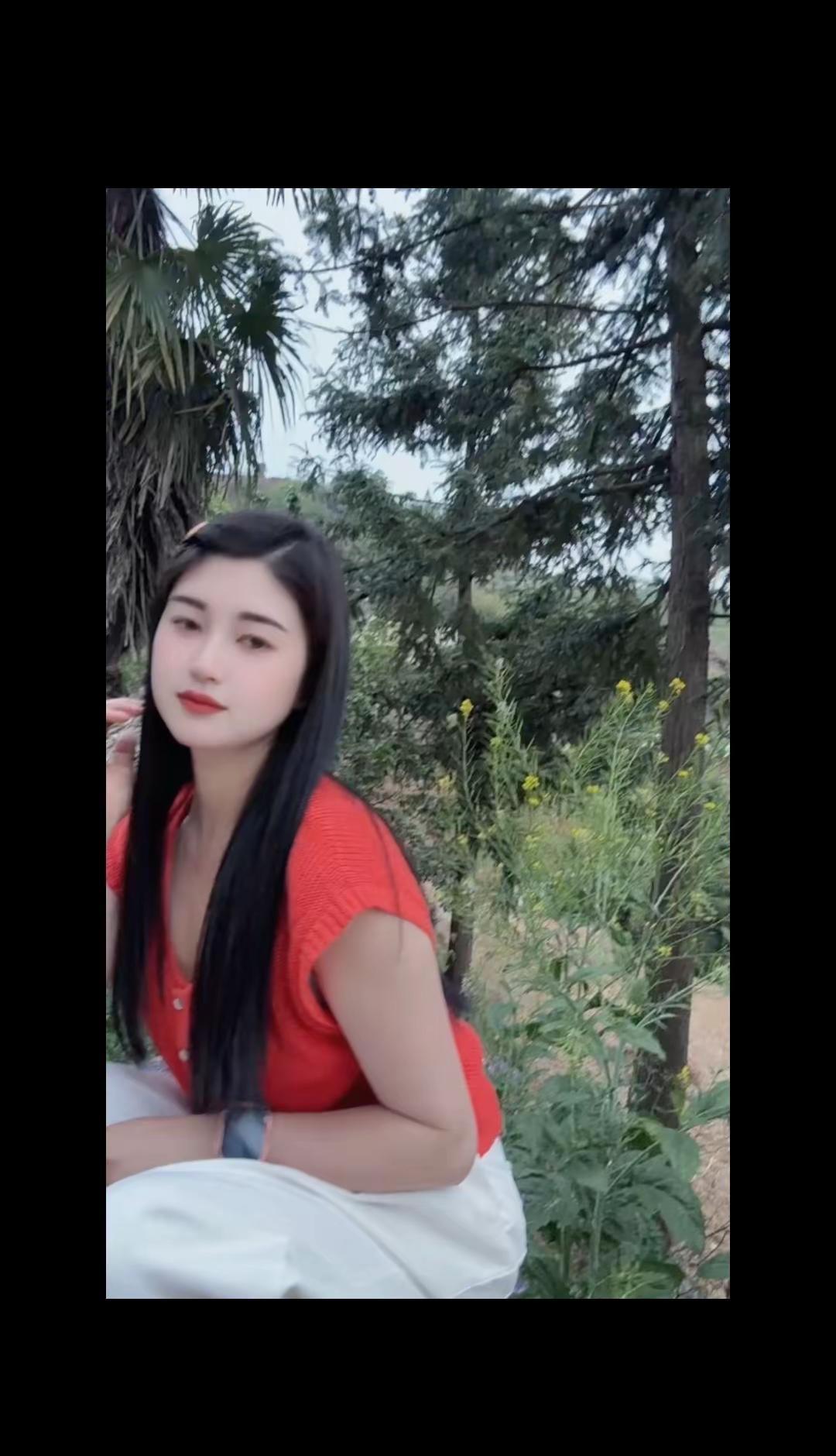 女人不管多少岁，找男人，要么图他哄你，要么图他懂你，要么图他让你吃穿不愁，狗晒太