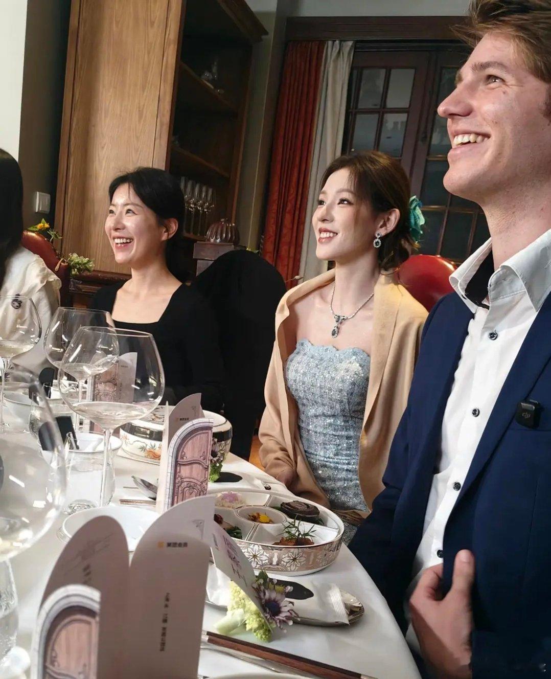 张予曦她是女明星里面最瘦最瘦的那一梯队了吧，看一年级的时候就觉得。