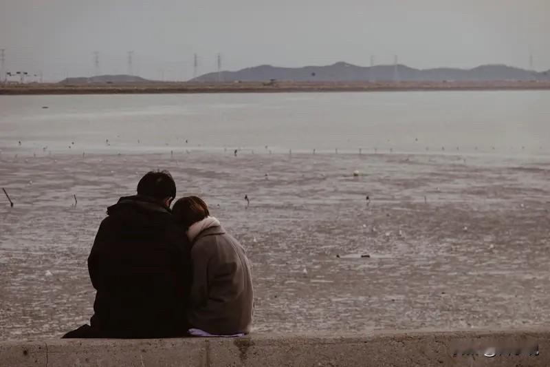 人民日报：最好的家庭教育，就是教会孩子这六件事！​​第一，教会孩子会共情。懂