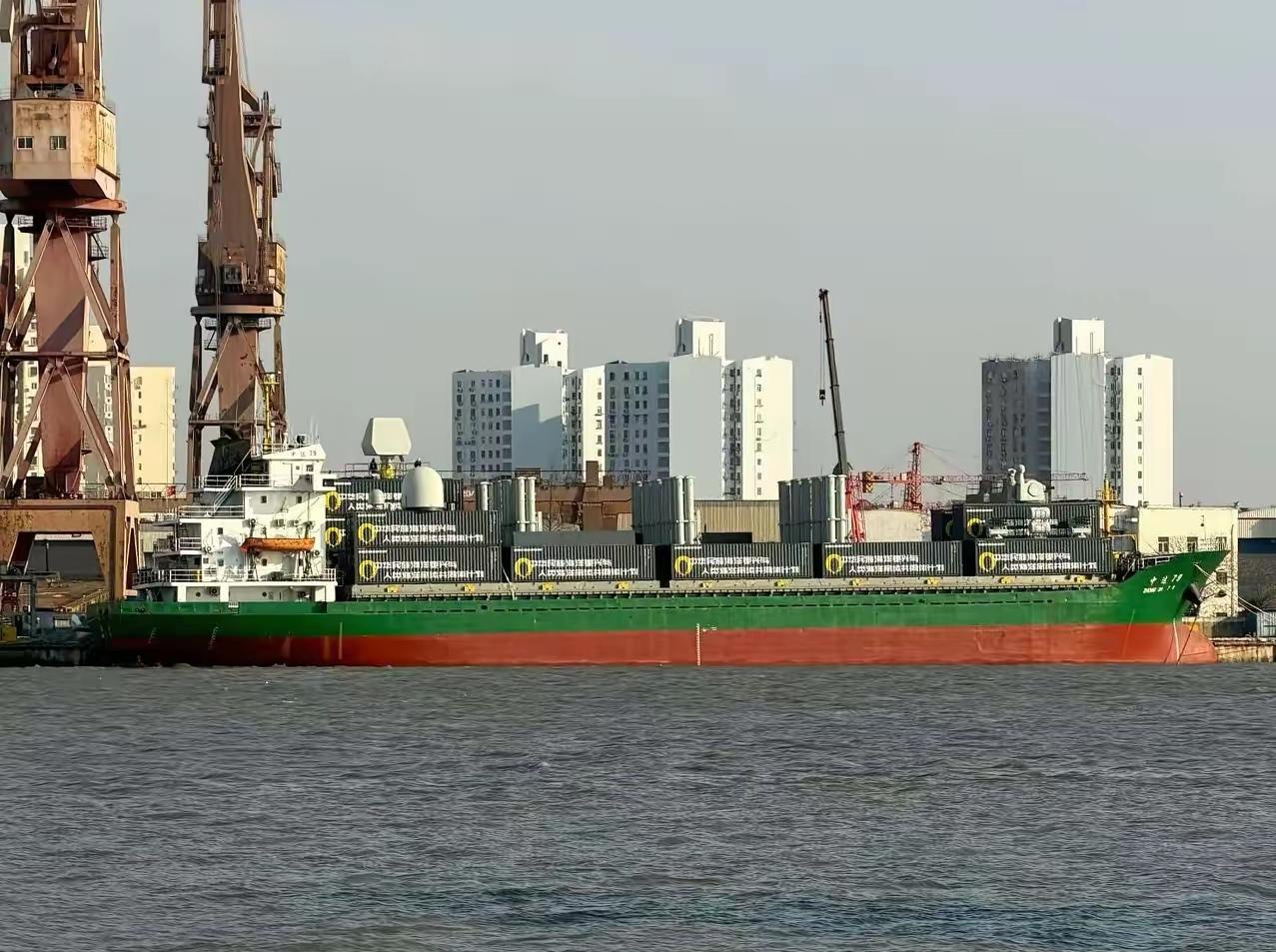 “中达79号”火爆内外网，被誉为“民版战列舰”或者“民用导弹巡洋舰”。网上一堆