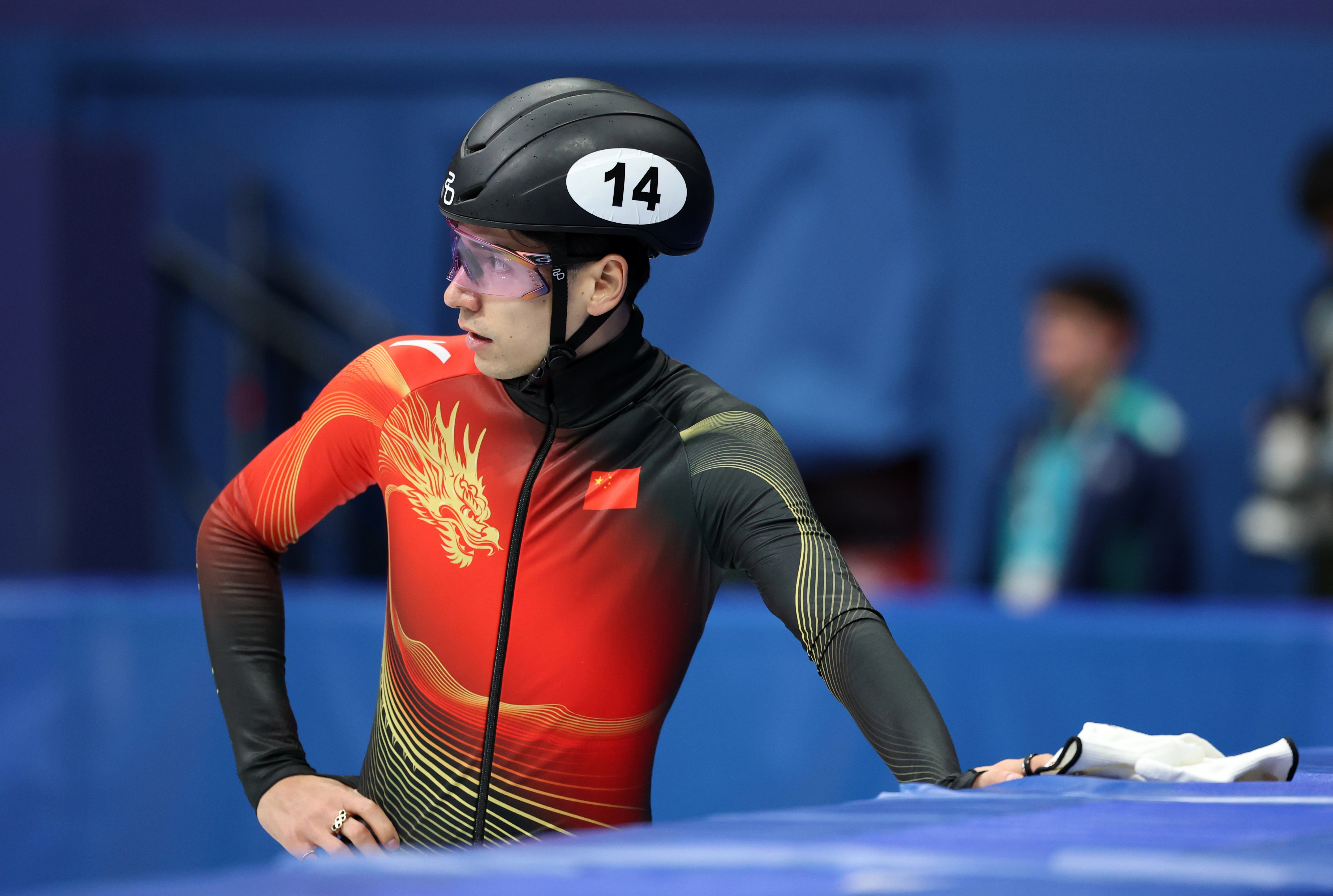 刘少昂赛后采访：感觉我还是刀，还有冰有点儿问题。到B组决赛的时候已经换刀了，所以