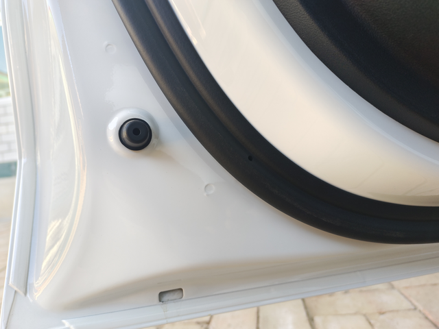 23手动帝豪笔记一年零几个月了，油耗6个左右不开空调5.8左右，生锈问题基本没