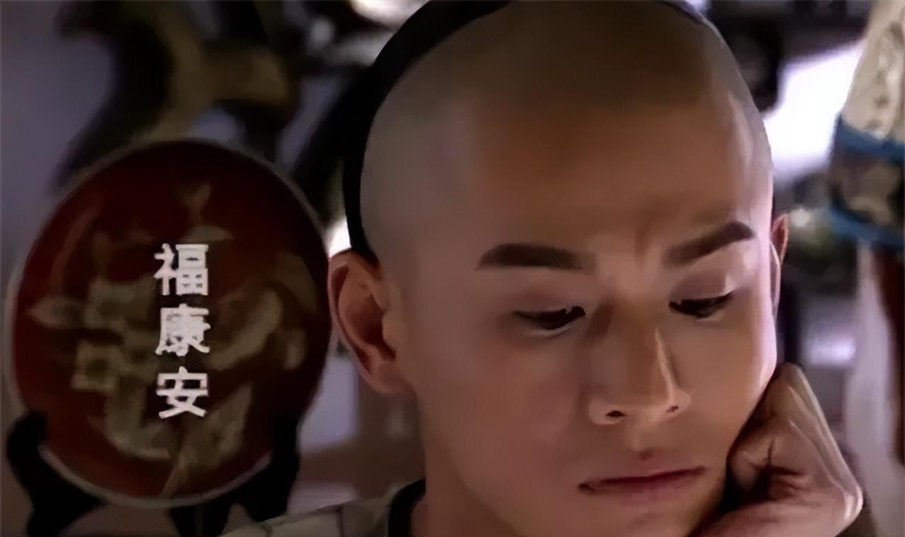 一次，乾隆喝醉酒，大臣傅恒的妻子尔晴趁着皇上有醉意，假意去送醒酒汤，实际送的却是