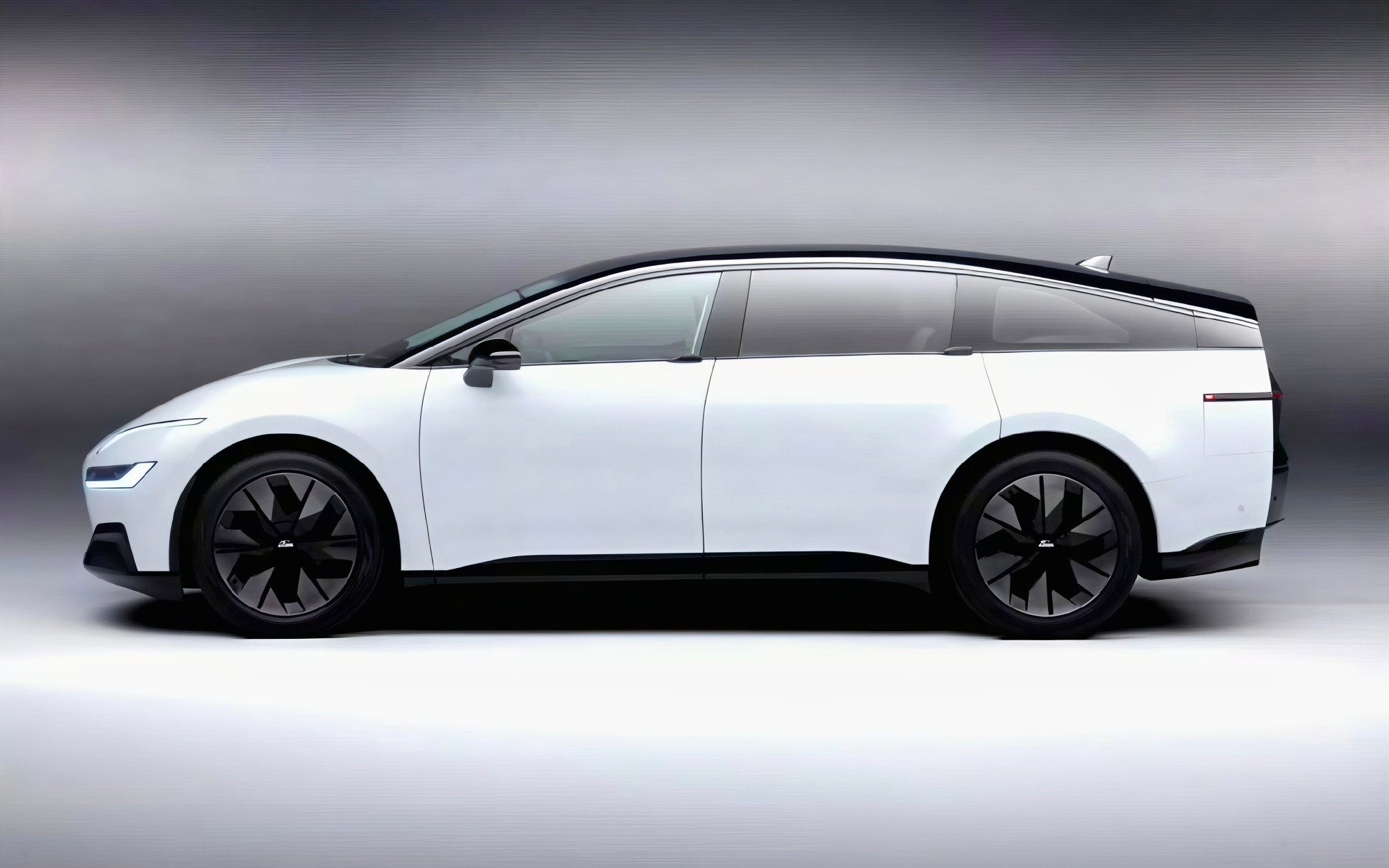 理想i8，这是你失散多年的兄弟么？（讲真，还是i8好看多了啊～）