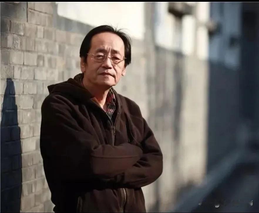 倪海厦处理湿的问题很重要的心法:1.湿在皮肤表面上:麻黄加术汤。2.湿进入肌