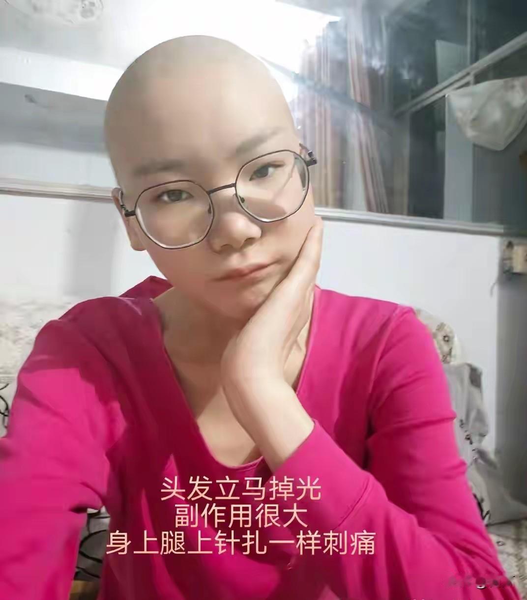 24岁河南女孩崔楚君去世从确诊到去世，只有短短四年去世原因是肺癌。崔楚