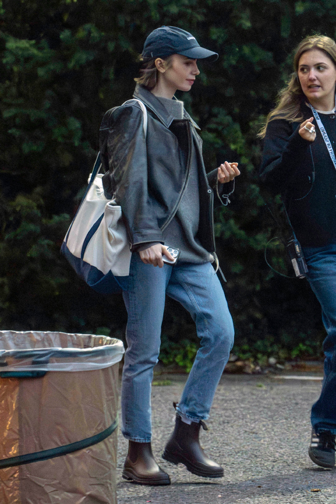 LilyCollins最新街拍路透，怎么瘦成了这样？​​​