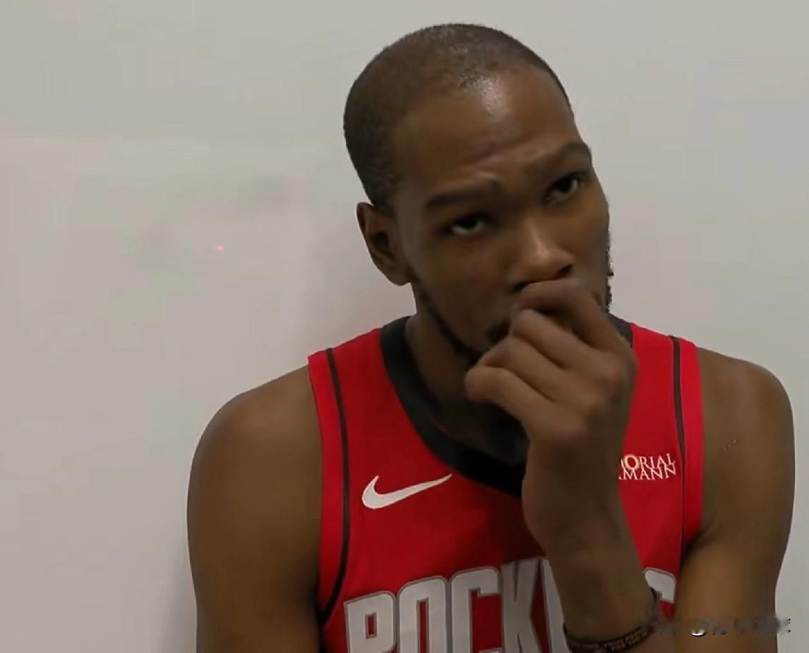 杜兰特真是“球痴”啊！今天，杜兰特在接受媒体采访时谈到了自己的上场时间的话题