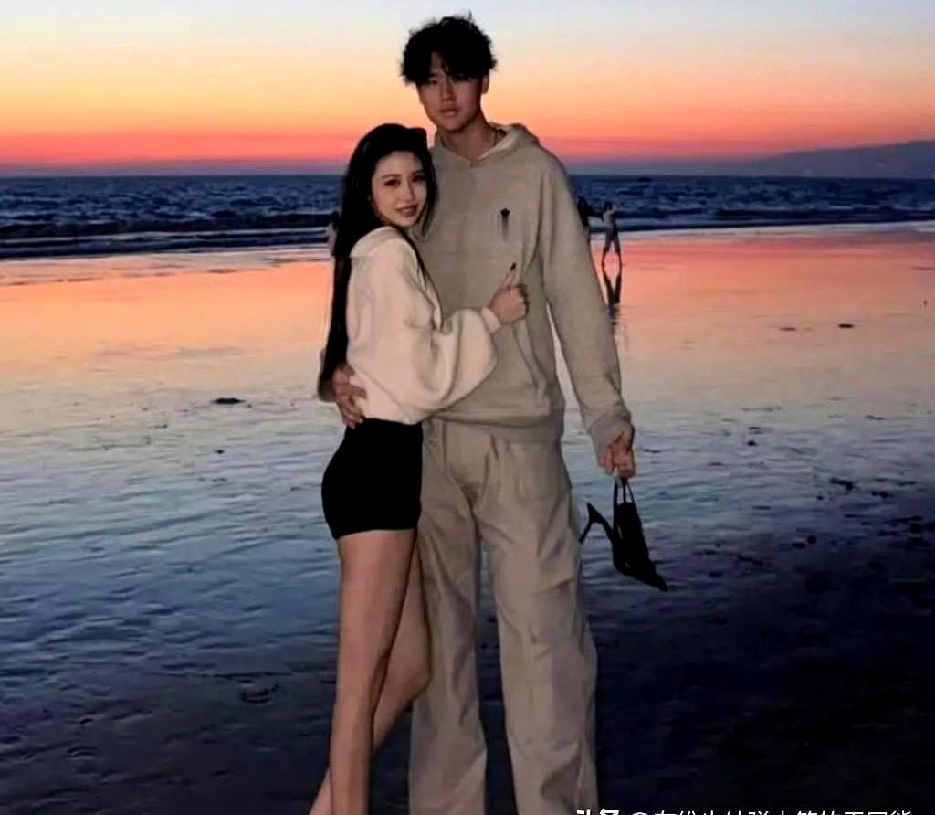 汪峰怎么都不会想到，他大女儿小苹果会在自己20岁生日的时候，照片里小苹果长发披