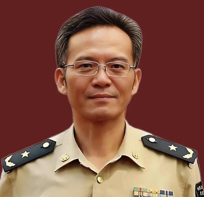 谁能想到，昨天还在家属院里雷打不动晨跑的精干汉子，今天说没就没了。就在这个草长莺