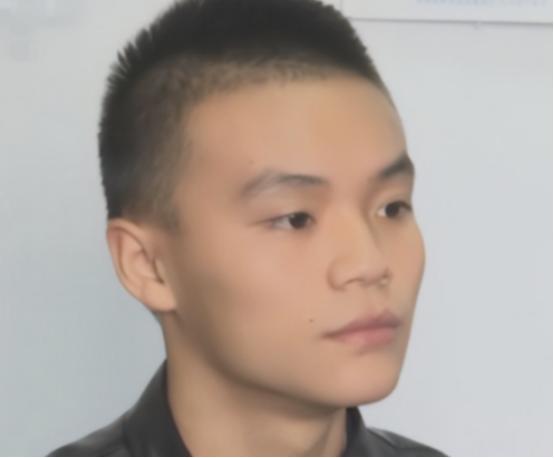 2015年，四川一小伙报名参军，体检完后回家等待录取通知，岂料征兵通知没等到，反