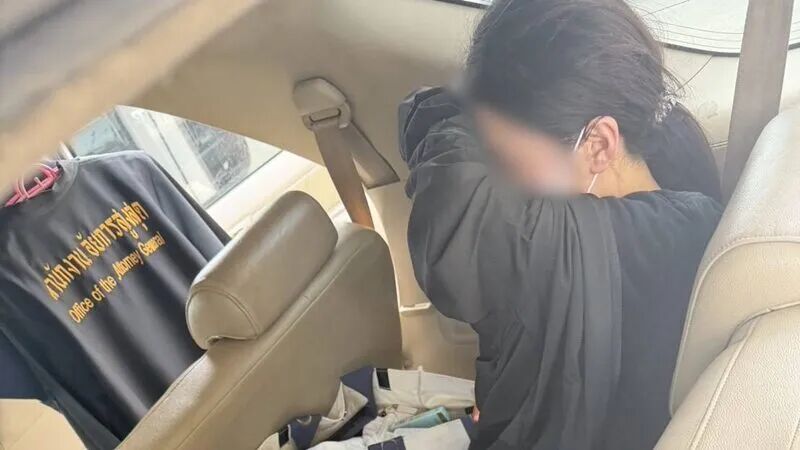 34岁中国前空姐在泰国被捕。泰国破获一起跨境偷渡案，34岁前中国空姐从事中介，接