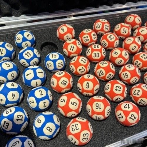 重庆男子中748万彩票遭店主扣押！起诉要票竟败诉，钱要飞了？重庆李先生这事