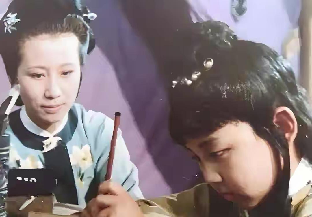 贾兰为何粘着贾环，却不愿意跟着宝玉？这个问题，得从荣国府里那点说不清道不明